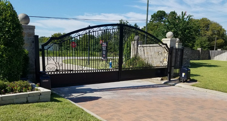 Eagle Gate Repair Service in Arcadia